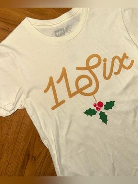 11Six Christmas Tshirt Women’s Size Medium Off White Limited Edition Lecrae 116
